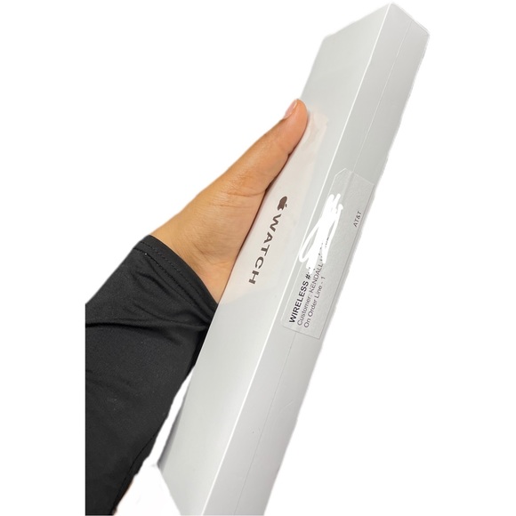 Apple Watch SE NWT main image 5